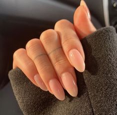 Oval Nails Spring, Summer Nails Oval, Neutral Spring Nails, Nails Short Natural, Pink Nails Long, Nail Polish Natural, Nail Inspo Fall, Short Natural Nails, Jewelry Japanese