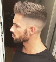 Medium Fade Haircut, Mid Fade Haircut, Short Hair Undercut, Popular Haircuts, Corte De Cabelo Masculino, Mens Haircuts Short, Trendy Haircuts, Undercut Hairstyles, New Haircuts