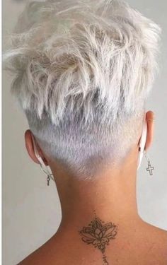 Hair Shave Designs, Short Sassy Hair, Pixie Haircut For Thick Hair, Super Short Hair, Blending Gray Hair