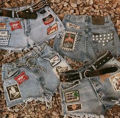 ◖ Pinterest @01paaula ◗ Western Things, Things To Sew, Badass Outfit, Upcycle Clothes Diy, Western Wear Outfits, Diy Fashion Clothing, Painted Clothes, Jeans Diy, Clothes Crafts