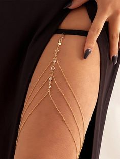 Thigh Accessories Leg Chain, Back Chain Jewelry, Chest Chain Body Jewelry, Prom Accessories Ideas, Thigh Chain Outfit, Outfit Details Aesthetic, Thigh Bracelet, Thigh Accessories, Gold Harness