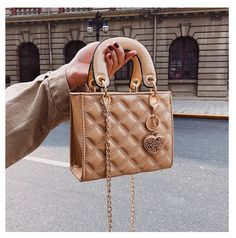 Brand Name: RemielShape: SatchelsPlace Of Origin: ZHE JIANG ?ProvinceHandbags Type: Shoulder BagsTypes of bags: Shoulder HandbagsOrigin: CN(Origin)Main Material: PUClosure Type: HaspHardness: HARDStyle: England StyleModel Number: R-2505Lining Material: PolyesterOccasion: VersatileGender: WOMENPattern Type: Diamond LatticeNumber of Handles/Straps: SingleInterior: No PocketDecoration: ChainsDecoration: SequinedDecoration: RivetItem Type: Handbags Beige Backpacks, Branded Tote Bags, Women Backpack Fashion, White Backpack, Aesthetic Bags, Brown Backpacks, Grey Backpacks, Bags For Teens, Womens Designer Handbags