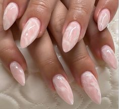 #nails #rosanails #rosamarmor #marmor #nageldesign Mramor Nail, Pink And White Marble Nails, Marble Almond Nails, Marble Nails Pink, Rose Quartz Nails, Almond Nails Pink, Engagement Nails, Unghie Sfumate, Baby Pink Nails