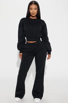 Available In Black, Heather Grey, And Olive. Lounge Top Crew Neck Long Sleeve Fleece Stretch Pair With "Candice Lounge Flare Pant" Self: 100% Polyester Contrast: 62% Polyester 33% Cotton 5% Spandex Imported | Candice Lounge Crew Neck in Black size Large by Fashion Nova Black Stretch Sweatpants For Fall, Flare Sweatpants Outfit, Olive Lounge, Flare Outfit, Striped Sweatpants, Teen Outfits, Joggers Outfit, Flare Pant, Black Flare