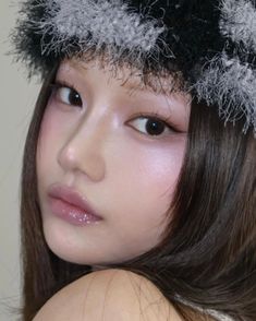 Peach Blossom Eyes, Winter Makeup, Make Up Inspo, Asian Makeup, Face Card, Creative Makeup