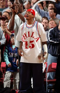 Basketball Jersey Outfit Men, Nba Outfits Men, Halloween Costumes 90s, 90 Fashion Men, 90s Fashion Men Hip Hop, Allen Iverson Wallpapers, Nba Jersey Outfit, Basketball Jersey Outfit