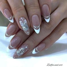 Finger Art, Classy Nail Designs, Winter Nails Acrylic, Christmas Gel Nails, Christmas Nails Acrylic, New Year's Nails, Xmas Nails, Elegant Nails, Bridal Nails