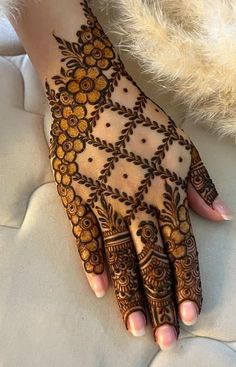 Henna art by aqsa jamali Full Mehndi, Mehndi Designs Simple, Full Hand Mehndi, Latest Henna Designs, Very Simple Mehndi Designs