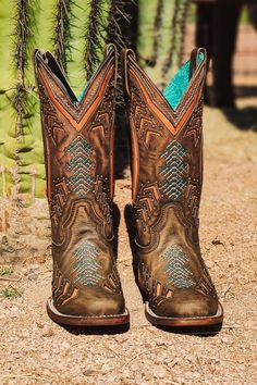 Glamorous Cowgirl, Styling Clothes, Casual Country Outfits, Rodeo Queen, Custom Boots, Handmade Boot, Horse Boots, Fantasy Closet, Wild Rag