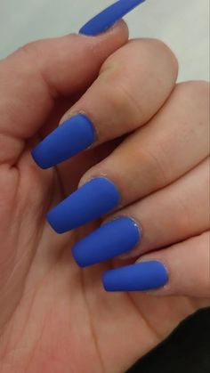 Discover 20+ Blue Nails You Need to Try to Be That Girl! From summery nails to casual nails, find your perfect shade of blue. Get inspired with nagel inspo and explore cute simple nails and cute gel nails for a chic look. Embrace the elegance of simple gel nails and the trendiness of blue gel nails. Whether you prefer short acrylic nails designs or stunning blue acrylic nails, these styles will keep you on point all year round! Trendy Blue Nails, Nails Blue And White, Blue Wedding Nails, Blue Nail Art Designs, Blue And White Nails, Blue Gel Nails, Royal Blue Nails, Dark Blue Nails, Navy Nails