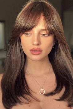 Aesthetic Wispy Bangs Haircut, Fall 2022 Hair Trends Haircuts With Bangs, Long Layers Wispy Bangs Brunette, Madison Beer Haircut Bangs, Kendall Jenner Bangs 2022, Bangs With Medium Hair, Haircuts Straight Hair, Haircuts For Medium Hair