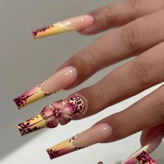 𝑴𝒚𝒂 𝐴𝑖𝑙𝑎𝑛𝑖 | Orchid inspired freestyle 💛  #styledbyailani | Instagram Orchid Nail Designs, Acrylic Nails Aesthetic, Orchid Nails, Dope Nail Designs, Exotic Nails, Acrylic Flower, Bling Acrylic Nails