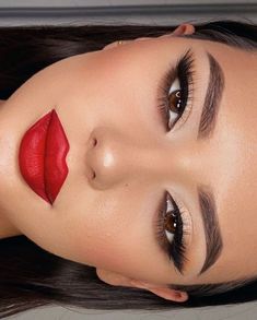 Thanksgiving Makeup Looks, Red Lipstick Makeup Looks, Red Lips Makeup Look, Red Lipstick Makeup, Red Lip Makeup, Eye Makeup Pictures, Red Makeup, Makijaż Smokey Eye