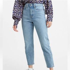 Snug Through The Hip And Thigh High Rise Tapered Leg 84% Cotton, 15% Organically Grown Cotton, 1% Elastane Denim Stretch Button Fly Paris Visit, Wedgie Jeans, Levis Outfit, Best Jeans For Women, Vintage Levis Jeans, Outfit Jeans, Levi Jeans Women, Fall Fits, Jeans Light