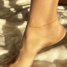 A dainty Anklet Bracelet you will love to wear every day! This chain boho anklet bracelet is made of sterling silver chain that is gold filled. This is your new Beachwear Jewelry. Get it to enjoy it during summer vacations! >>IS IT A GIFT? This dainty anklet comes in a beautiful gift box. If you wish to send a personal message, please name it at the checkout process! >>SIZE The gold Chain Small 8.5 inches - 22 cm Medium 10 inches - 25 cm Large 11 inches - 28 cm plus 1 inch- 2.5 cm ex Dainty Adjustable Hypoallergenic Anklets, Dainty Hypoallergenic Adjustable Anklets, Hypoallergenic Adjustable Dainty Anklets, Minimalist Anklets For Gift, Dainty Adjustable Ankle Wrap Anklets, Feet Bracelet, Leg Bracelet, Gold Chain Anklet, Dainty Anklet