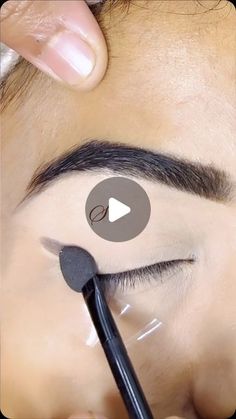 How To Apply Eye Makeup For Beginners, How To Eye Makeup Step By Step, Beginner Eye Makeup Tutorial, Eyeshadow Makeup Looks Step By Step, Eye Makeup Tutorial For Beginners Step By Step, Eye Makeup For Beginners Step By Step, Eye Make Up For Beginners, Make Up For Beginners Step By Step, Eyemakeup Creative Tutorial