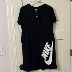 Nike T-Shirt Dress, Never Worn. Fits Like A Small Size Women’s. Sporty Cotton Dress With Short Sleeves, Black Cotton T-shirt Dress With Graphic Print, Nike Dresses, Nikes Girl, Nike Tshirt, Kids Nike, Black Nikes, Kids' Dresses, T Shirt Dress