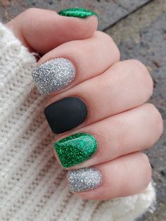 Green Glitter Dip Powder Nails, Black Silver Green Nails, Green Silver Black Nails, Black And Green Sparkle Nails, Green White And Black Nails, Green Dip Nails Ideas, Green Glitter Nails Short, Black Nails With Green Glitter, Green And Black Nail Ideas