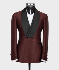 Burgundy Prom Dress Lace, Mens Tuxedo, Prom Men, Prom Suits For Men, Black Outfit Men, Italian Designers, Classic Tuxedo, Suits Prom, Girls Dress Shop