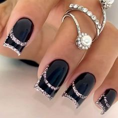 Black Nails Art, Fancy Nail Art, Trendy Nail Art Designs, Blush Nails, Pretty Nail Art Designs, Black Nail Designs, Nail Plate, Trendy Nail Art