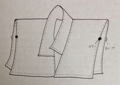 a drawing of a dress shirt with buttons on the front and back, showing how to sew