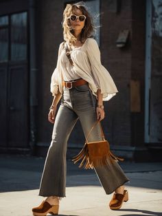 Styling Bell Bottom Jeans Winter, White Shirt With Bell Bottom Jeans, Dark Wash Bell Bottom Jeans Outfit, Light Blue Bell Bottom Jeans Outfit, Long Sleeve Shirt With Bell Bottoms, Bell Bottom Shirt Sleeves, Bell Bottom Jeans Dark Wash, Bell Bottoms Outfit, Bell Bottom Jeans Outfit