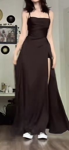 Black Satin Prom Dress, Satin Long Prom Dress, Formal Wear Dresses, Formal Evening Dress, Prom Dress Inspiration, Pretty Prom Dresses, Prom Outfits, Grad Dresses, Dress Spaghetti