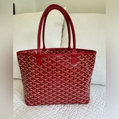 Goyard Artois Mm Bag In Red. Never Been Used. Amazing Condition ! Goyard Artois Mm, Goyard Artois, Goyard Bag, Bag Obsession, Timeless Luxury, Body Stickers, Black Leather Tote, Leather Mary Janes, Everyday Luxuries