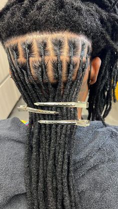 @janai.stylez on Instagram: "Consistency is 🔑" Loctician Aesthetic, Fresh Retwist Locs, Locks Aesthetic, Loc Twist, Twist Cornrows, Loc Hairstyles, Hair Color Streaks