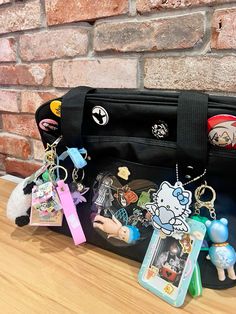 Maximalist Backpack, Ita Bag Decorations, Maximalist Aesthetic Fashion, Japanese School Bag, Keychain Aesthetic, Stationary Bag, Maximalist Aesthetic, Baggu Bags, School Bag Essentials