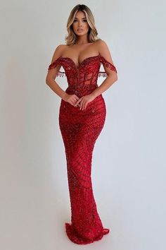 Glamorous Red Sequin Prom Gown with Tassel Detail and Strapless Design Prom Dress Sleeveless, Purple Long Dress, Prom Dresses Sleeveless, Looks Party, Prom Dress Inspiration, Red Prom, فستان سهرة, Prom Outfits, Red Sequin