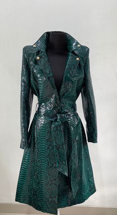 The EMERALD SNAKESKIN LEATHER COAT is one of the jewels of the outerwear collection. ⠀ A coat of laconic design with a unique texture of snakeskin and with a magical shade - truly ROYAL LUXURY. This model was created for women who know how to emphasize nobility and impeccable taste with their style. In a python skin coat your every look will be ARISTOCRATIC and, at the same time, trendy. ⠀ We believe our coat will become one of the favorite items in your wardrobe! Outside: Genuine python leather Royal Core Outfits, Leather And Lace Outfits, Snake Skin Outfit, Snake Fashion, Luxury Coat, Russia Fashion, Coat Elegant, Macrame Lace, Python Skin