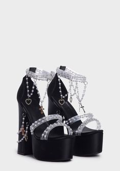 Beading Necklace, Hak Tinggi, Velvet High Heels, Pretty Heels, Goth Shoes, Heels Patterns, Dr Shoes, Cute Shoes Heels, Black Platform Heels