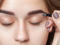 Find out how to shape your eyebrows flawlessly with our step-by-step guide—transform your brows now with this failproof eyebrow tutorial Plucking Perfect Eyebrows, Fill In Sparse Eyebrows, Shape Your Eyebrows, Face Contouring Makeup, Sparse Eyebrows, Brow Products, Eyebrow Makeup Tutorial