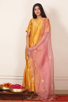 Shop for Nadine Yellow Handwoven Zari Silk Chanderi Kurta Set for Women Online at Aza Fashions Silk Gharara, Gharara Suits, Kurta Set For Women, Kurta Designs Women, Dupatta Set, Organza Dupatta, Embroidered Neckline, Yellow Shorts, Indian Ethnic Wear