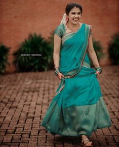 Kerala Engagement Dress, Kalamkari Dresses, Half Saree Lehenga, Simple Saree Designs, Indian Bride Outfits, Simple Kurta Designs, Indian Gowns Dresses, Trendy Dress Outfits