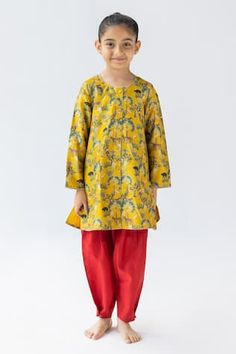 Buy Blue Crepe Printed And Embroidered Tropical V Neck Sunshine Kaftan & Pant Set For Women by Rishi & Vibhuti Online at Aza Fashions. Festive Printed Tops For Eid, Festive Printed Kaftan, Festive Printed Tunic Sets, Festive Tunic Sets With Printed Motifs, Rishi Vibhuti, Printed Pants