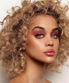 Golden Barbie, Bad Makeup, Blonde Ambition, Jasmine Sanders, Neon Makeup, Celebrity Makeup Looks, White Eyeliner, Face Beat, Creative Makeup Looks