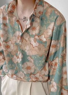 Korean Printed Shirts, Green Mens Fashion Aesthetic, Retro Male Outfits, Silk Shirt Men, Pan Collar, Peter Pan Collar, Silk Shirt, Floral Shirt, Shirt Men