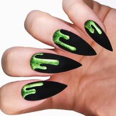 57 Halloween Nail Designs Ideas 2020 ~ Clotee.com Black Halloween Nails, Black Nail Art, Grunge Nails, Stiletto Nails Designs