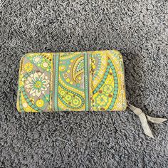 Nwot Vera Bradley Yellow Paisley Print Wallet Yellow Casual Wallet For Everyday Use, Teal Interiors, Vera Bradley Wallet, People Shopping, Wristlet Wallet, Trifold Wallet, Vera Bradley Bags, Steel Blue, Clutch Wallet