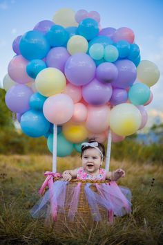 1 Birthday Photoshoot Ideas, 1st Birthday Photoshoot Ideas, Vom Avea Un Copil, Baby First Birthday Themes, Baby Birthday Photoshoot, 1st Birthday Photoshoot, Simple Birthday Decorations