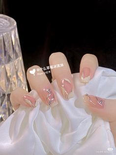 Chic Classy Nails, Butterfly Nails Design, Membentuk Alis, Nails Painted, Quartz Nails, Butterfly Nail Designs, Bridal Nail Art