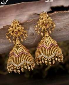 Jumkha Earrings Gold Latest, Jumkha Earrings Gold Jewellery Designs, Latest Jumki Designs Gold, Gold Jhumkas Latest Designs, Latest Gold Jumkhas, Earings Design Gold Butta, Ear Rings Buttalu Latest, Gold Buttas Earrings Latest, Fancy Earings Fashion Gold