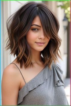 Discover stylish shoulder hairstyles for thick hair women. From trendy cuts to easy styling tips, find your perfect look now! Bangs Covering One Eye, Thick Medium Length Hair, Unique Braid Styles, Shoulder Hairstyles, Being A Teenage Girl, Beachy Curls, Hair Cut Guide, Hairstyles For Thick Hair, Hair Contouring