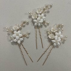 Wedding Floral Hair Pins Never Worn Perfect Condition Set Of 3 Flapper Headband, Floral Hair Pins, Rhinestone Hair Clip, Hair Accessories Set, Pinterest Ideas, Butterfly Hair Clip, Great Hairstyles, Beaded Headband, Pink Bubbles