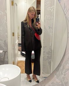 Conference Outfit, Outfits For College, Outfit Dark, Aesthetic Business, Outfits Skirt, Rich Aesthetic, Corporate Women, Suits Casual, Cute Work Outfits