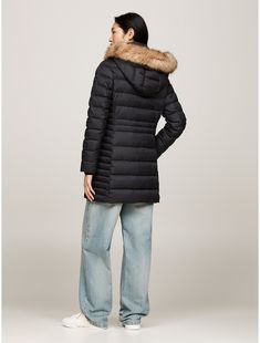 Tommy Hilfiger women's coat. Beat the cold this season with our insulated down jacket, featuring a detachable hood with removable faux fur trim and zipped pockets.  Material: 56% Recycled Polyester, 44% Polyesther Pes. Fall Duck Down Outerwear With Faux Fur Trim, Cold Weather Down Puffer Jacket With Faux Fur Trim, Faux Fur Trim Down Outerwear For Cold Weather, Cold Weather Outerwear With Faux Fur Trim, Down Outerwear With Faux Fur Trim For Cold Weather, Tommy Hilfiger Winter Outerwear, Boss Orange, Tommy Hilfiger Women, Detachable Hood