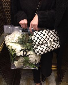 Clear Bag, Alexa Chung, Soft Grunge, Coco Chanel, Chanel Handbags, A Bag, Luxury Handbags, Chanel Bag, Bucket Bag