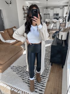 Ugg Boots Outfit Fall, Thanksgiving Style Outfits, Holiday Outfits 2023, Styling Faux Leather Leggings, Women Thanksgiving Outfit, Thanksgiving Outfits Women Casual, Comfy Thanksgiving Outfit, Platform Ugg Boots, Duster Cardigan Outfit